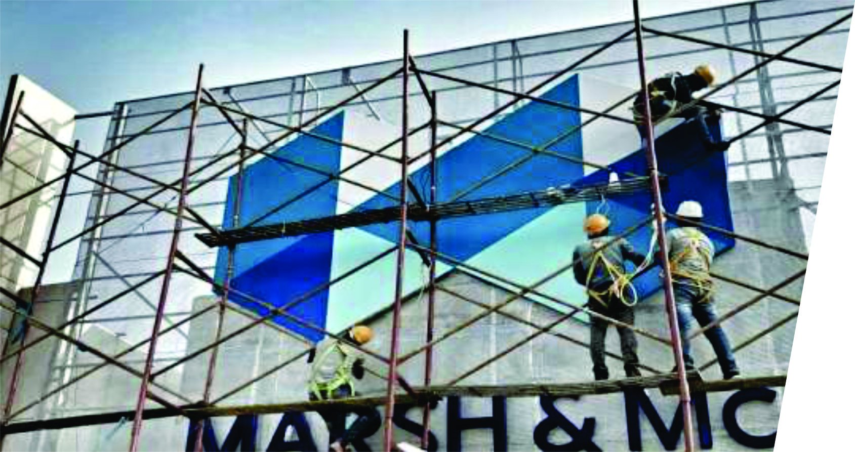 Marsh & McLennan — LED façade · 30 × 15 ft