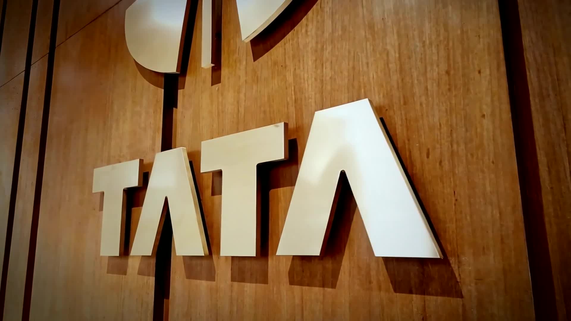 Juxtapose spatial branding showreel — video preview